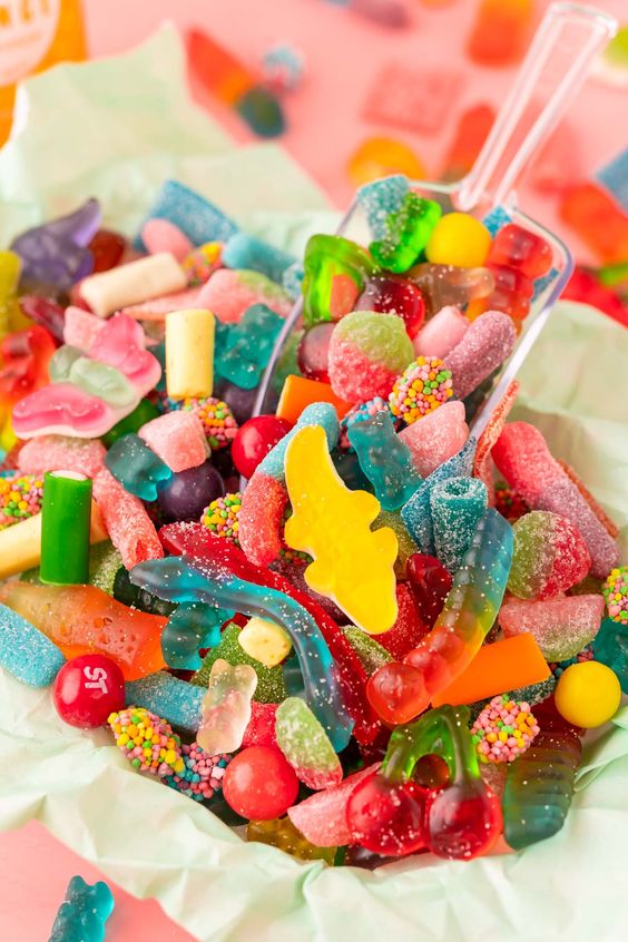 This image has an empty alt attribute; its file name is candy1-2.jpg